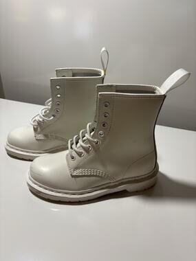 Doc Martens 1460 Mono White Smooth Leather NWT Size 6 Womens / Size 5 Men’s